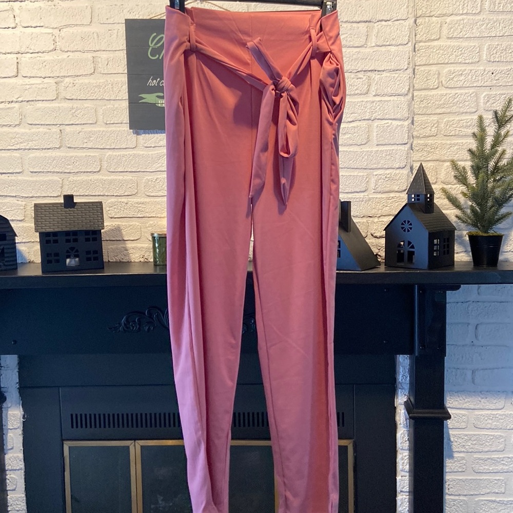 Pink business pant from Chic Me size L